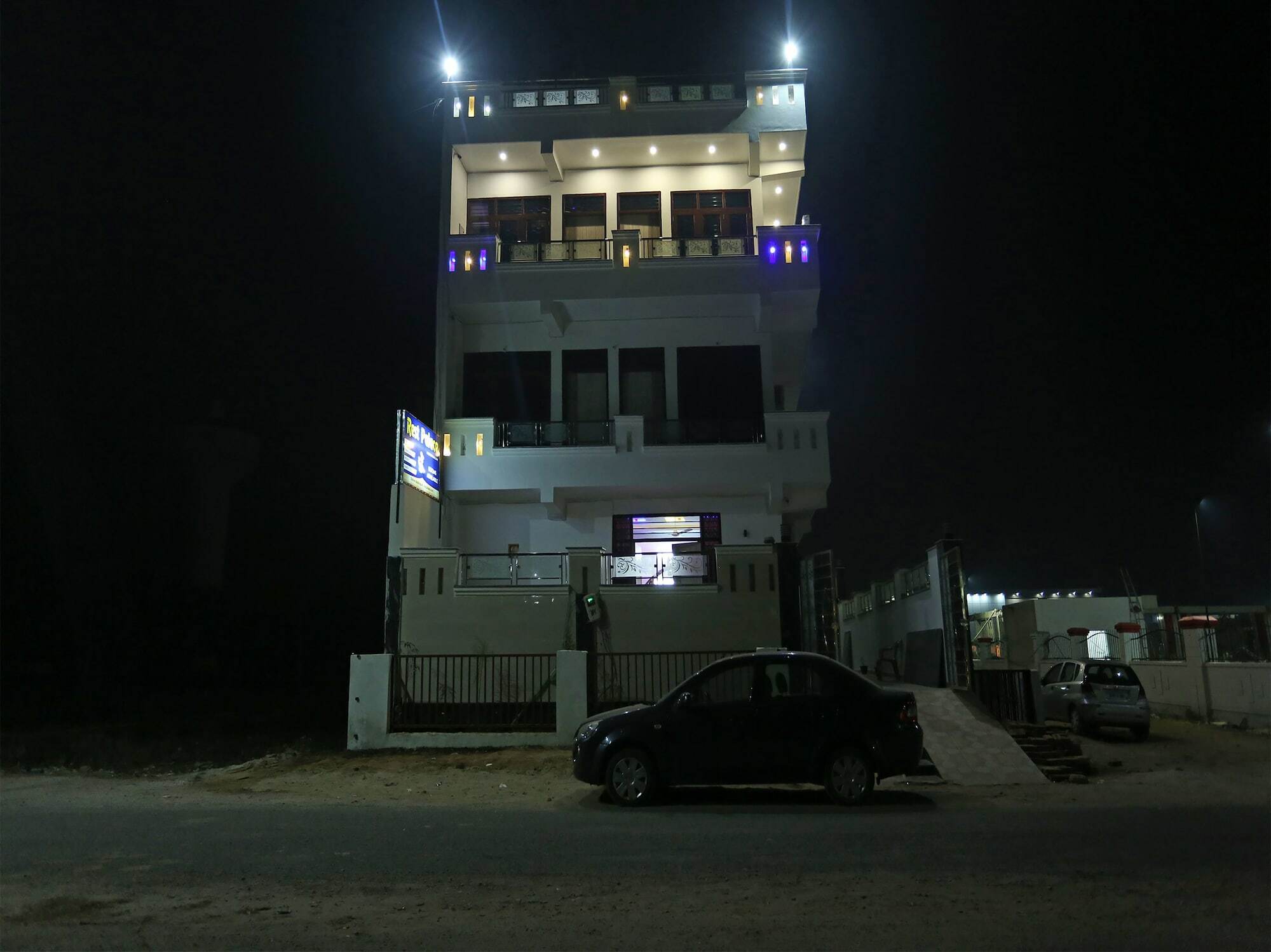 Hotel Rest Palace Agra  Exteriör bild