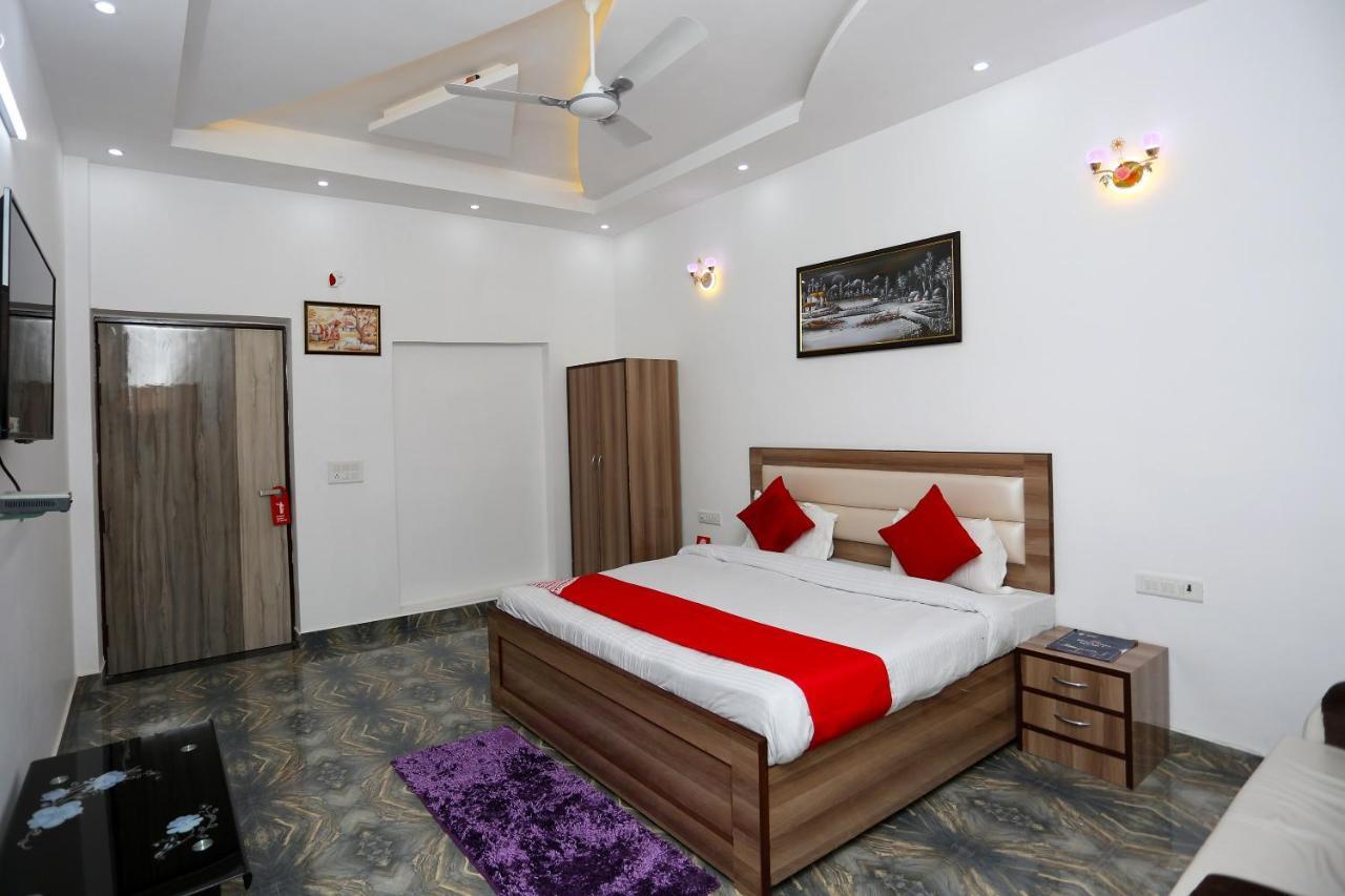 Hotel Rest Palace Agra  Exteriör bild